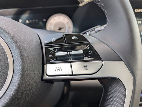 Certified 2025 Hyundai Elantra SEL image 19