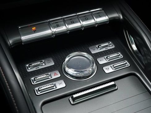 Certified 2025 Lincoln Nautilus Reserve AWD/4WD image 19