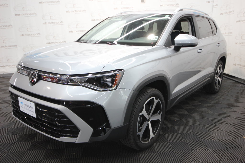 Used 2025 Volkswagen Taos SEL AWD/4WD image 1