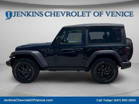 Used 2025 Jeep Wrangler Sport AWD/4WD image 9