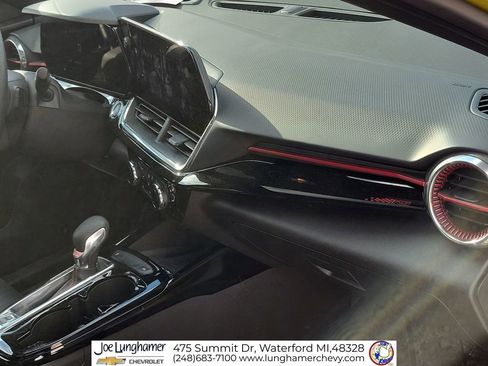 Used 2024 Chevrolet Trax RS w/ Sunroof Package image 30