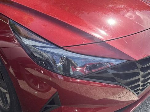 Used 2023 Hyundai Elantra SEL w/ Convenience Package FWD image 7