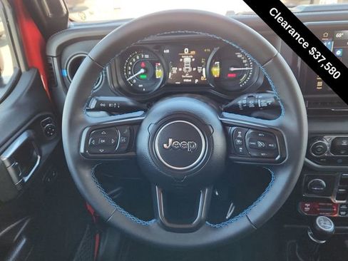 Used 2025 Jeep Wrangler Unlimited Rubicon 4xe AWD/4WD image 31