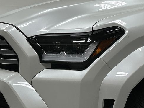 Used 2025 Toyota 4Runner Limited AWD/4WD image 6