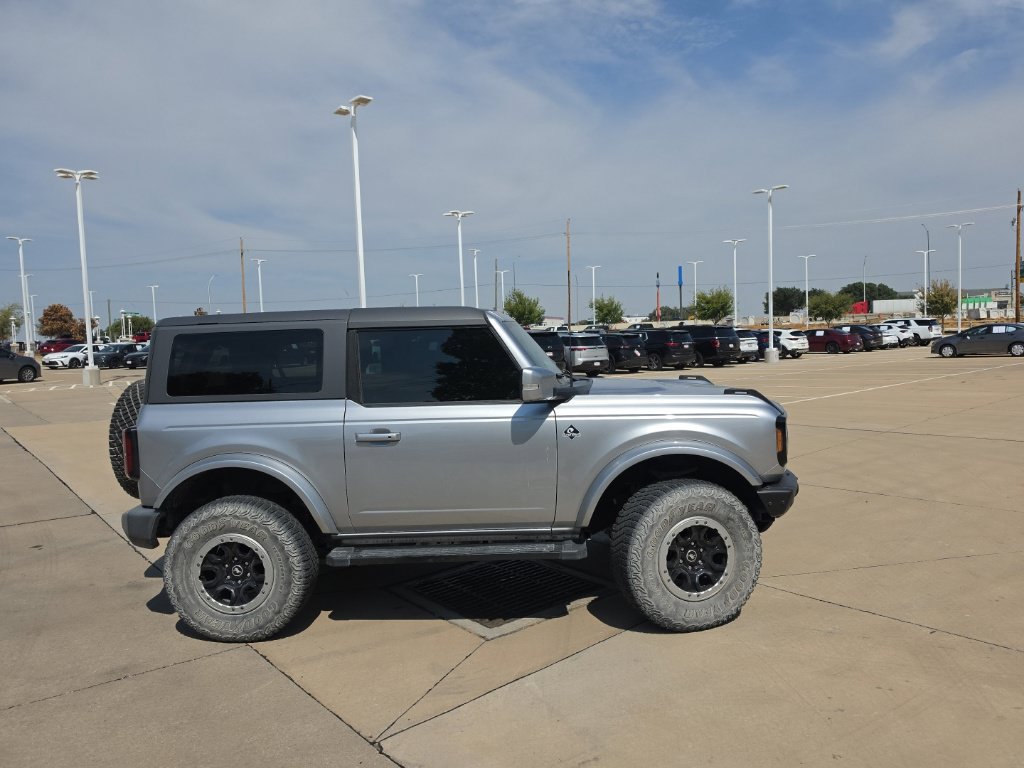 Used 2022 Ford Bronco Outer Banks AWD/4WD image 2