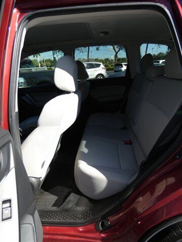 Used 2017 Subaru Forester 2.5i Premium w/ All-Weather Package AWD/4WD image 43