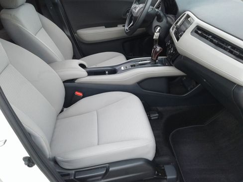 Used 2021 Honda HR-V LX image 10