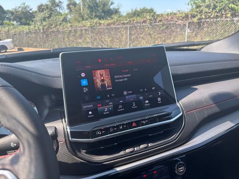 Used 2025 Jeep Compass Trailhawk w/ Trailer Tow Group image 21