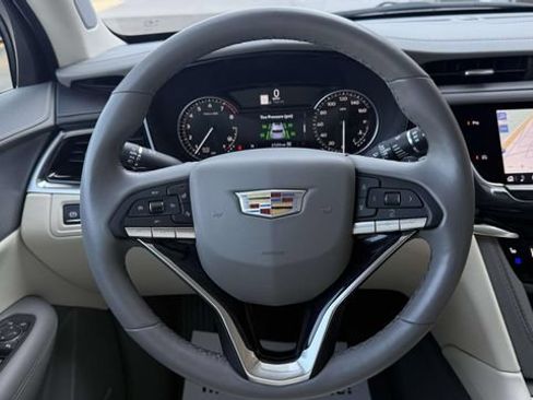 Used 2024 Cadillac XT6 Premium Luxury AWD/4WD image 40