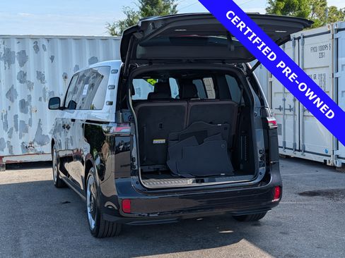 Used 2025 Volkswagen ID. Buzz Pro S RWD image 13
