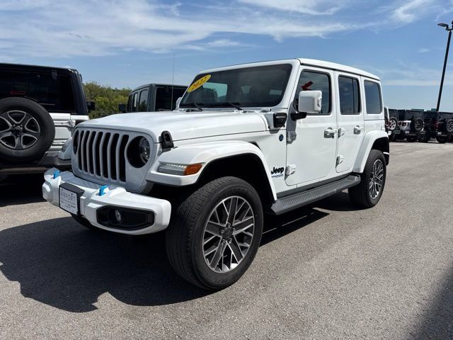 Used 2022 Jeep Wrangler Unlimited Sahara AWD/4WD image 8