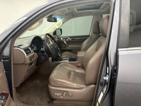Used 2017 Lexus GX 460 AWD/4WD image 9
