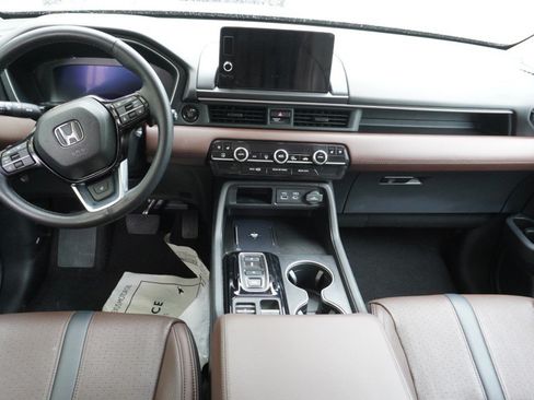 Used 2023 Honda Pilot Elite image 12