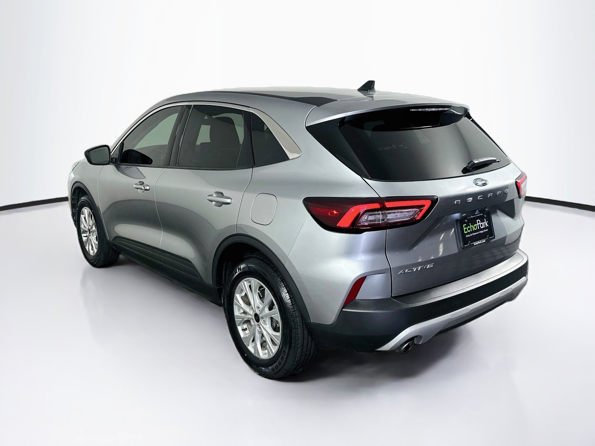Used 2024 Ford Escape Active w/ Cold Weather Package FWD image 5