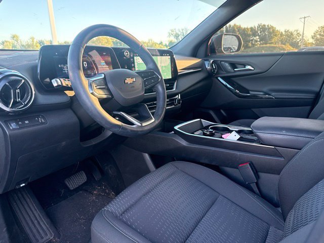 Used 2026 Chevrolet Equinox LT FWD image 11