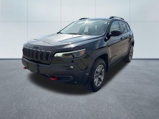 Used 2023 Jeep Cherokee Trailhawk w/ Premium Leather Package video 2