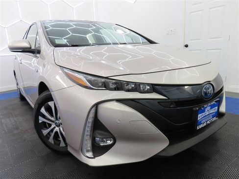 Used 2021 Toyota Prius Prime Limited FWD image 2