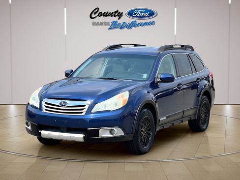 Used 2011 Subaru Outback 2.5i Limited AWD/4WD image 2