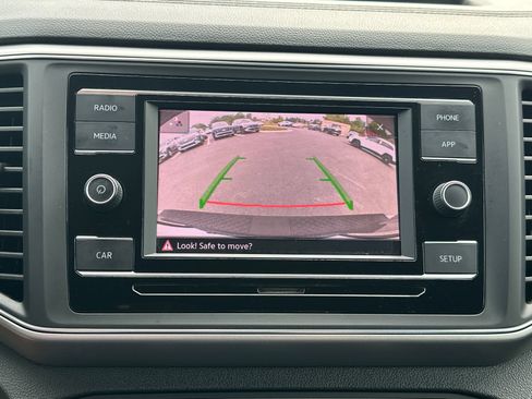 Used 2018 Volkswagen Atlas S FWD image 25