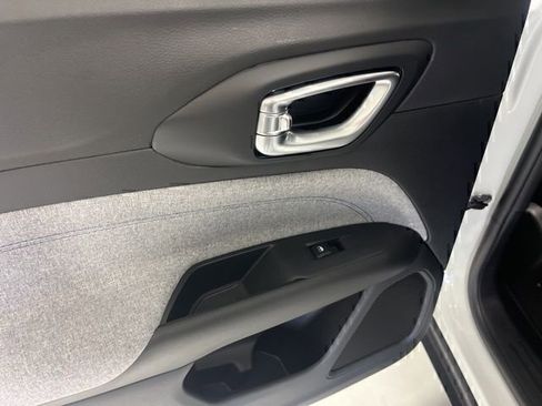 New 2026 Jeep Compass Latitude image 32