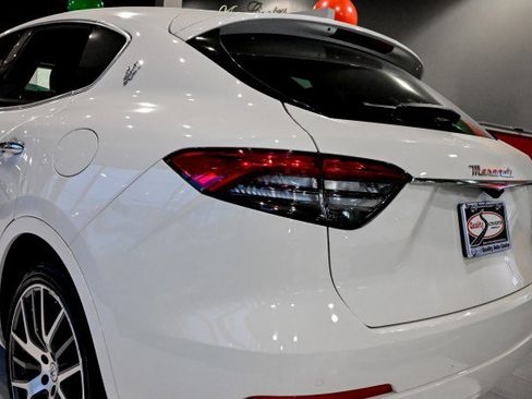 Used 2022 Maserati Levante GT image 12