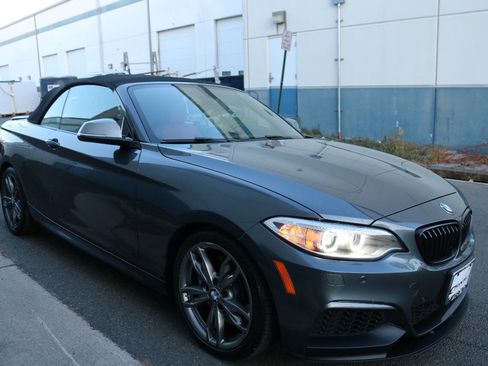 Used 2015 BMW M235i Convertible image 4