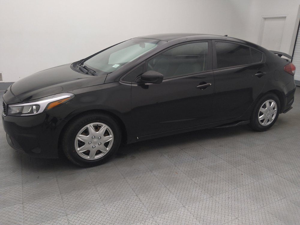 Used 2017 Kia Forte LX FWD image 2