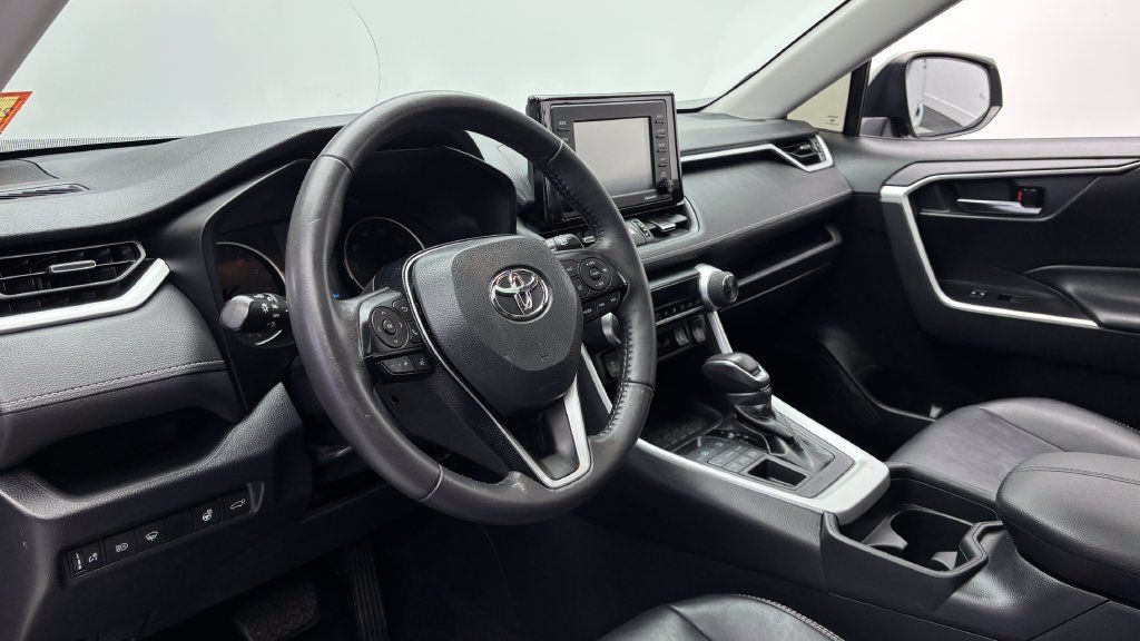 Used 2021 Toyota RAV4 XLE Premium AWD/4WD image 14