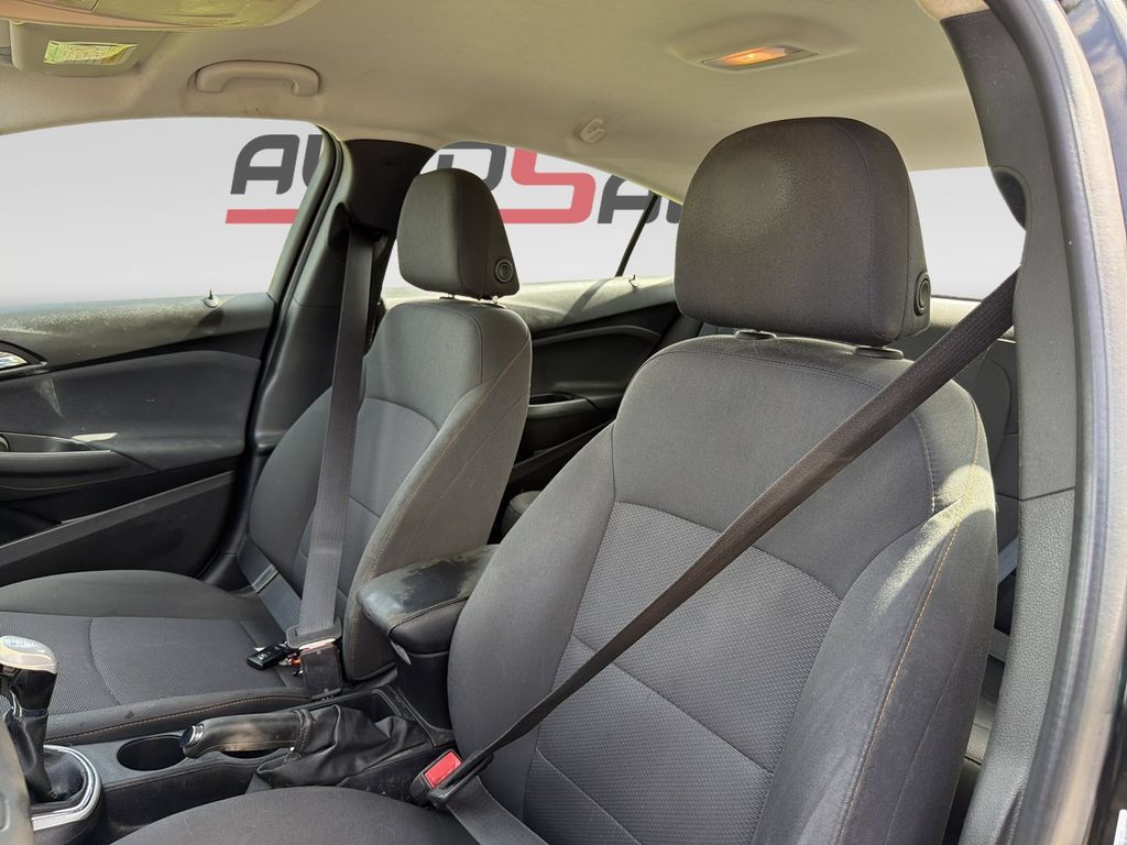 Used 2018 Chevrolet Cruze LS FWD image 11