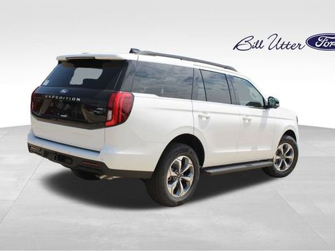 New 2027 Ford Expedition Active RWD image 3