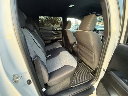 Used 2021 Toyota Tacoma TRD Off-Road image 10