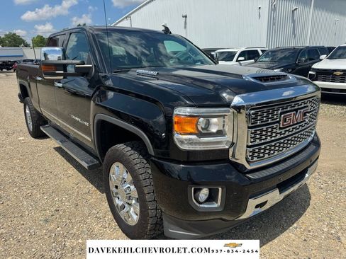 Used 2018 GMC Sierra 2500 Denali w/ Duramax Plus Package AWD/4WD image 7