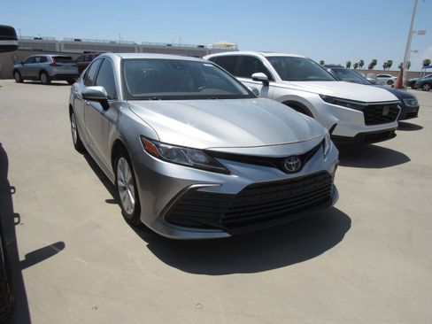 Used 2024 Toyota Camry LE FWD image 2
