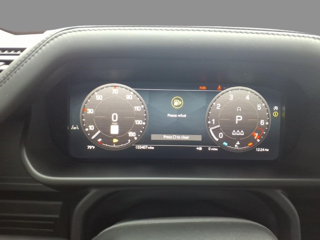 Used 2025 Land Rover Defender 110 X-Dynamic SE AWD/4WD image 21
