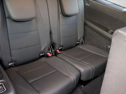 Used 2025 Mercedes-Benz GLS 450 4MATIC image 21