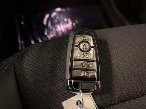 New 2026 Lincoln Nautilus Premier image 40