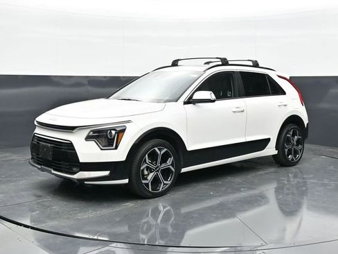 Used 2023 Kia Niro EX Touring FWD image 3