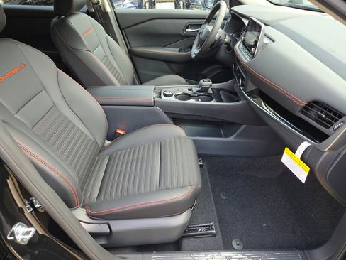 New 2026 Nissan Rogue SV AWD/4WD image 19