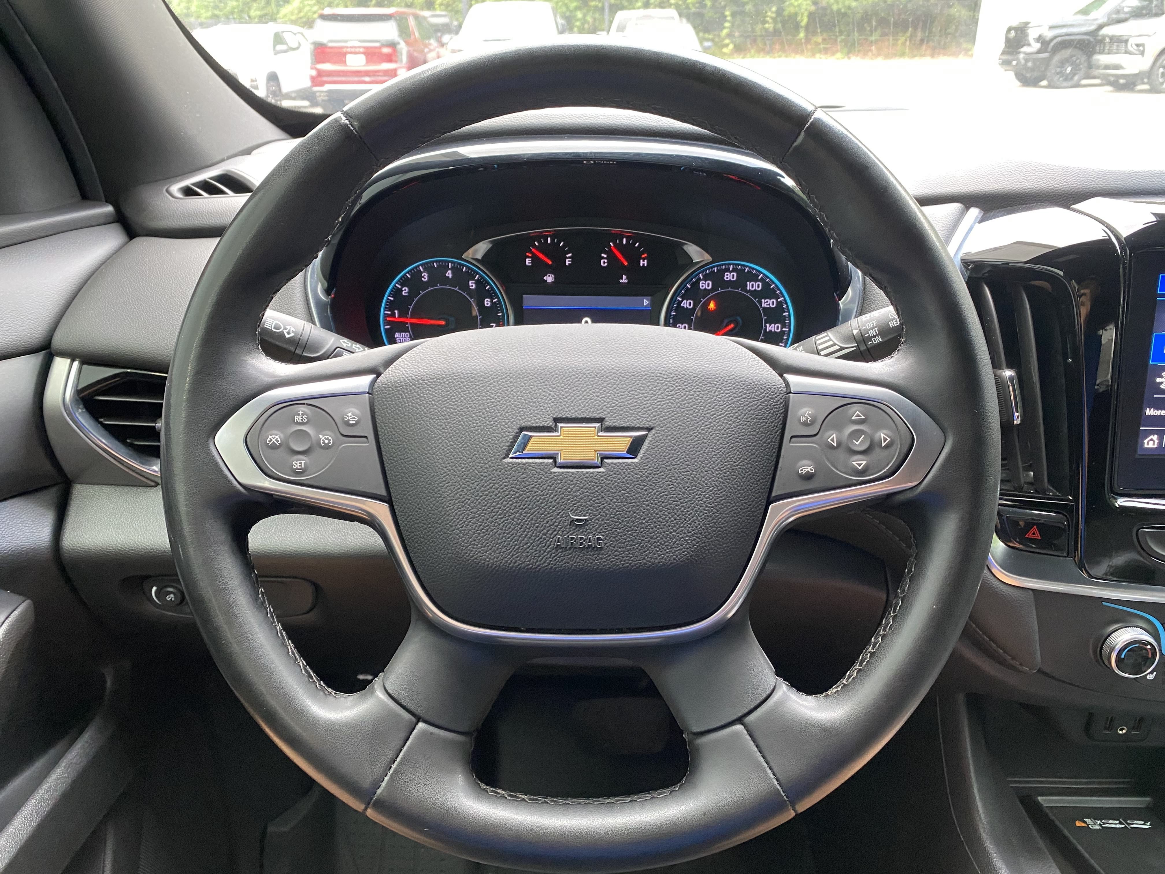 Used 2023 Chevrolet Traverse LT FWD image 18