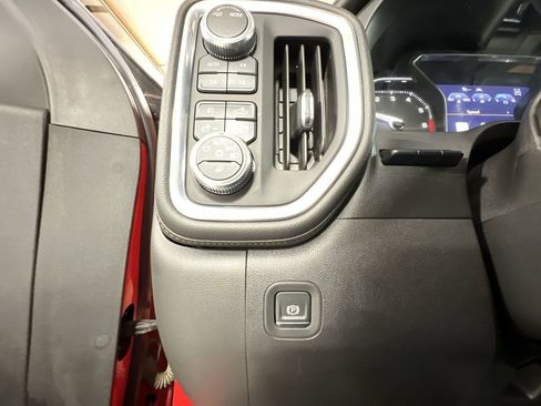 Certified 2021 GMC Sierra 1500 AT4 w/ AT4 Premium Package image 18