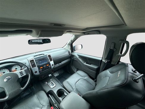 Used 2020 Nissan Frontier PRO-4X image 25