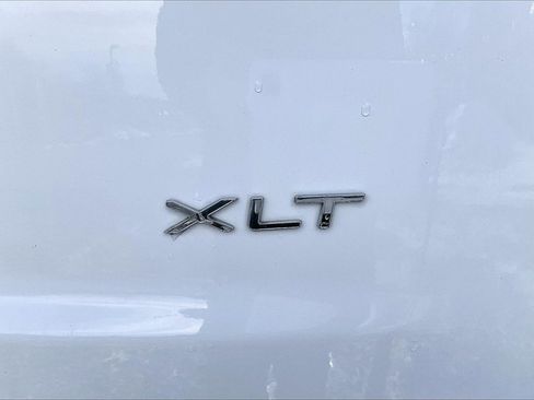 Used 2017 Ford Transit Connect XLT image 8