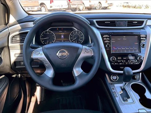 Used 2017 Nissan Murano S w/ Navigation Package image 5