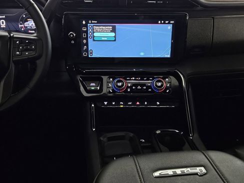 Used 2024 GMC Sierra 2500 AT4 w/ AT4 Premium Plus Package image 13