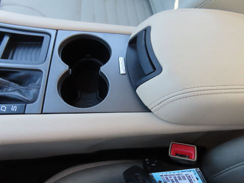 Used 2016 Ford Taurus SE image 26