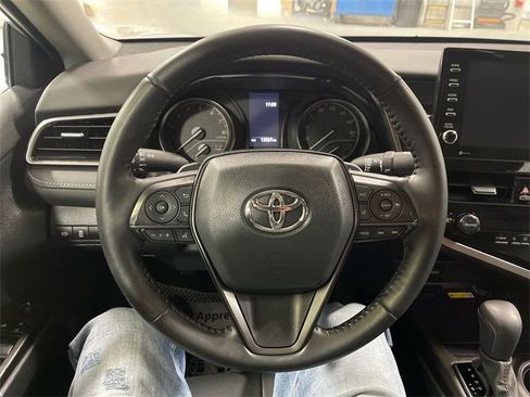 Used 2023 Toyota Camry SE image 14