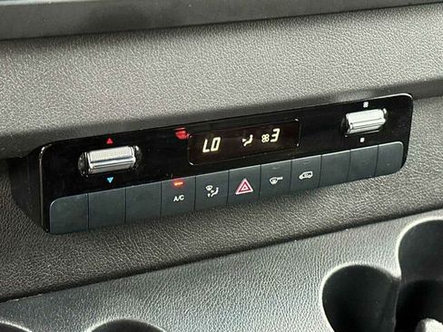 Used 2021 Mercedes-Benz Sprinter 2500 image 24