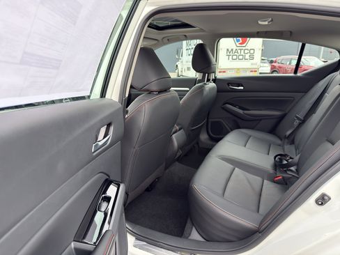 New 2025 Nissan Altima 2.5 SR image 30