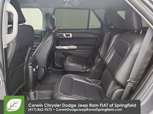Used 2022 Ford Explorer XLT w/ Equipment Group 202A AWD/4WD image 29
