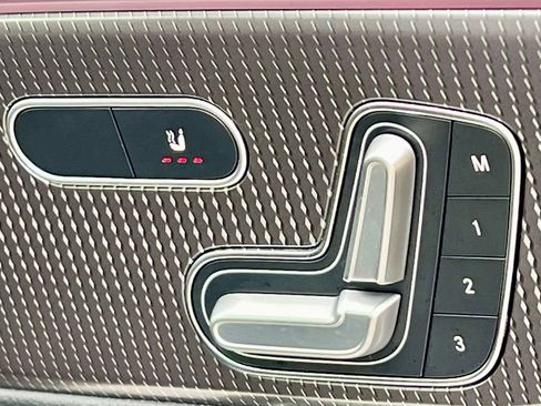 Certified 2022 Mercedes-Benz GLB 250 4MATIC image 8